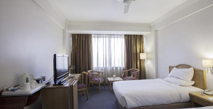 Gemini Continental, Hazratganj Hotel Lucknow Exterior foto