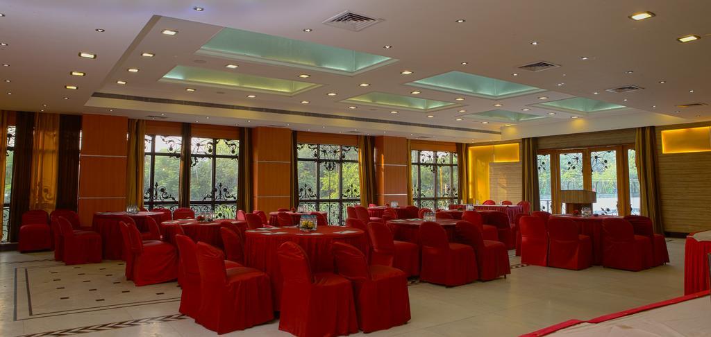 Gemini Continental, Hazratganj Hotel Lucknow Exterior foto