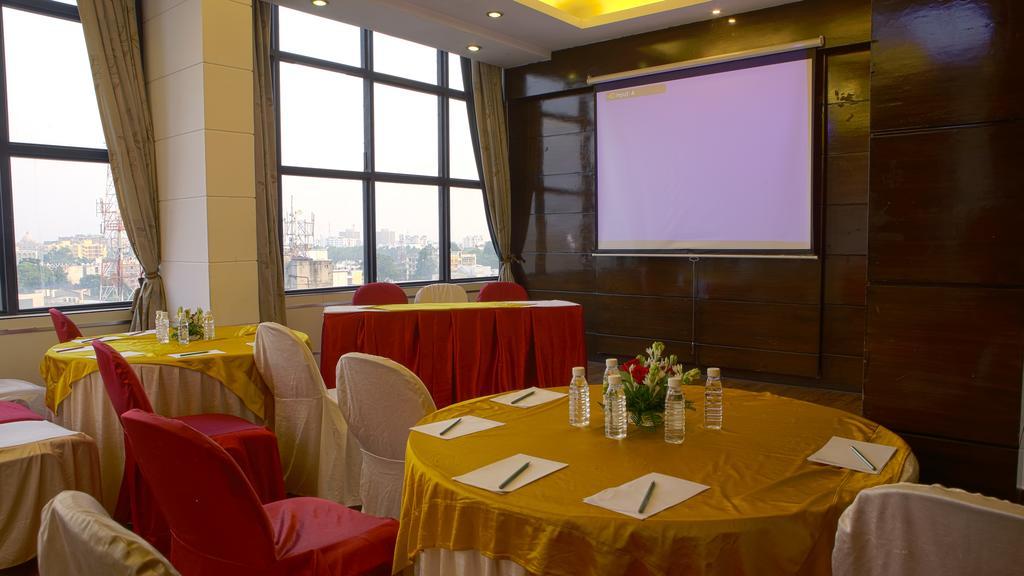 Gemini Continental, Hazratganj Hotel Lucknow Exterior foto