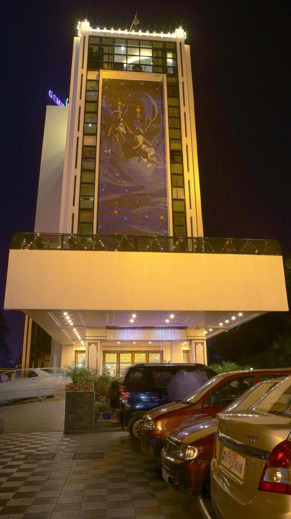 Gemini Continental, Hazratganj Hotel Lucknow Exterior foto