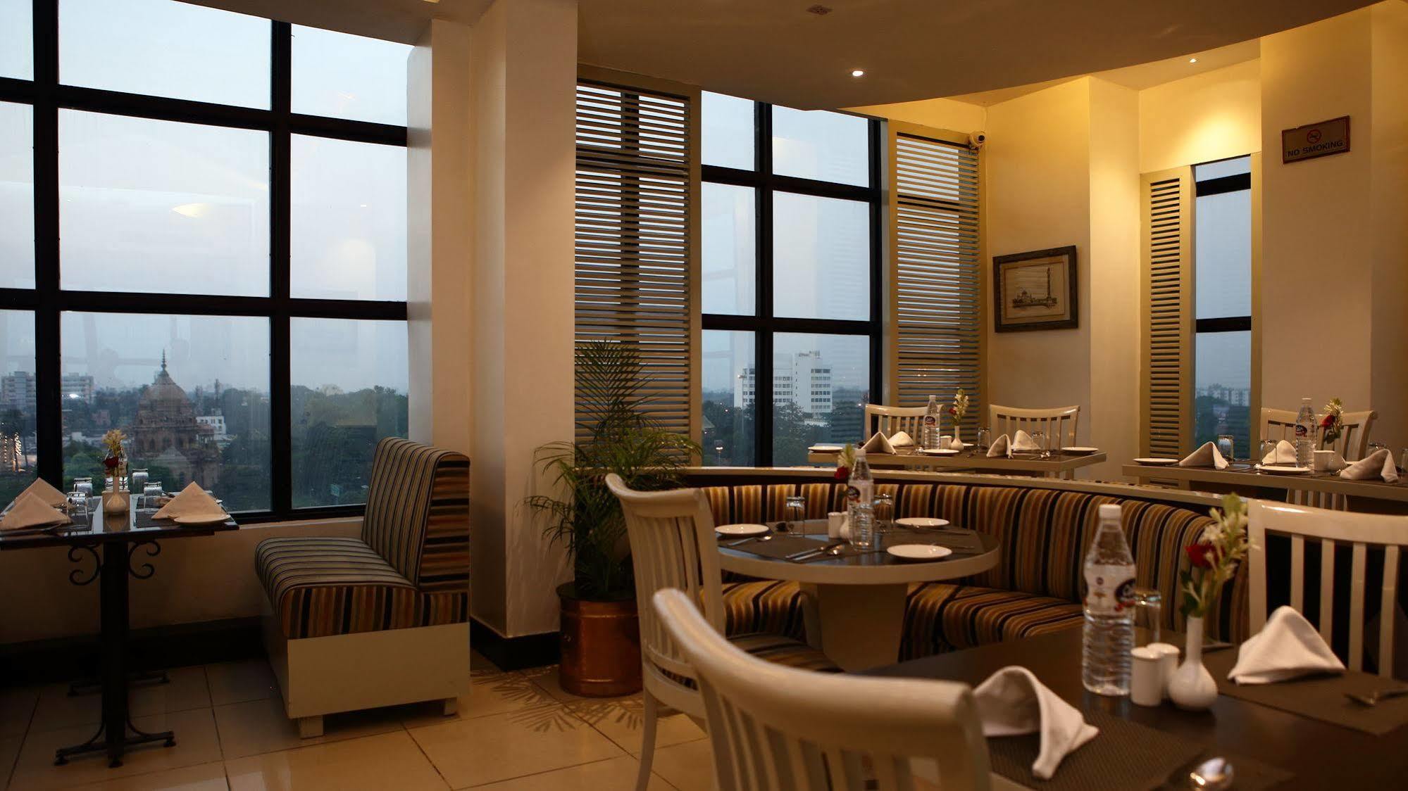 Gemini Continental, Hazratganj Hotel Lucknow Exterior foto